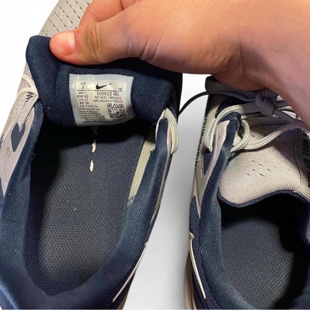 Nike Air Zoom Pegasus 38 NFL Dallas Cowboys Wolf Grey Navy DJ0822-001 - Picture 6 of 6